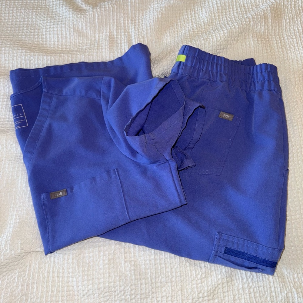 Figs Scrub Set Blueberry- Catarina Top/ High Waisted Dowa Bottoms Size L